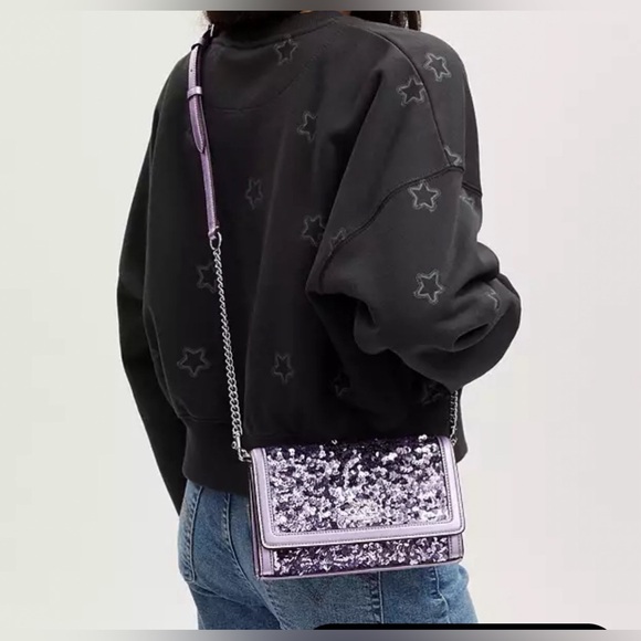 COACH Flap Clutch Crossbody in Gorgeous Silver Lilac Sequins. 🤩 SOLD OUT! - Picture 6 of 7